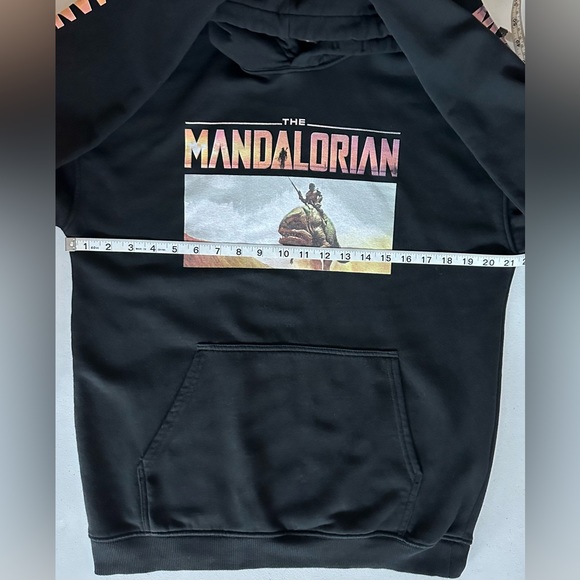 H&M Mandalorian Hoodie Sweatshirt
Star Wars, Boy’s Size 20 - Picture 7 of 9